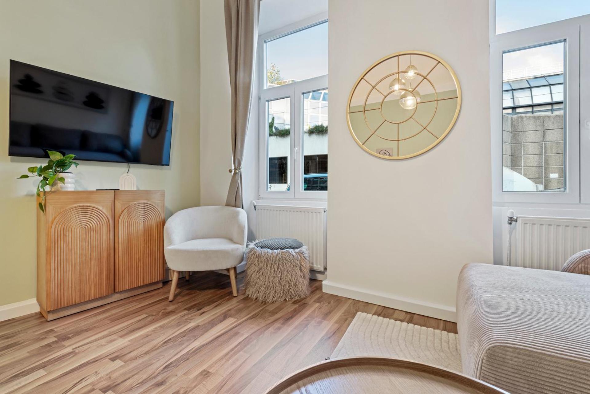 Cozy City Apartment - 15 Min To City-Centre - Contactless 24H Check-In Виена Екстериор снимка
